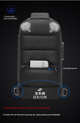 ป้องกันการโจรกรรมกระเป๋าสะพายข้างกระเป๋าสะพายข้างกระเป๋าสะพาย USB Men Chest Bag