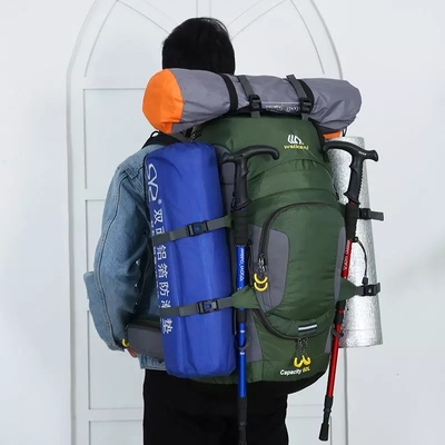 กระเป๋าเป้สะพายหลังเดินป่ากันน้ำน้ำหนักเบา 60L เป้สะพายหลังกันฝน 70 ซม.