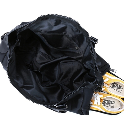 บุรุษสีดำกระเป๋า Duffle กีฬาไนล่อนยิม Duffle กระเป๋าพร้อมช่องใส่รองเท้า