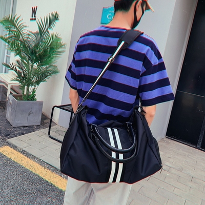 บุรุษสีดำกระเป๋า Duffle กีฬาไนล่อนยิม Duffle กระเป๋าพร้อมช่องใส่รองเท้า
