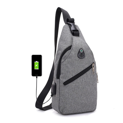 กระเป๋าสะพายข้างอเนกประสงค์พร้อมพอร์ตชาร์จ USB ผ้า Oxford กันน้ำ