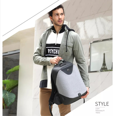 กระเป๋าเป้สะพายหลังแล็ปท็อปสำหรับธุรกิจโพลีเอสเตอร์ 1.54 นิ้ว Antitheft Back Pack สำหรับผู้ชาย Laptop